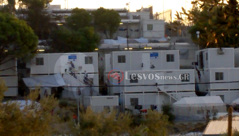 Γιγαντιαία επιχείρηση της αστυνομίας στο HotSpot της Μόριας για τη σύλληψη μεταναστών για απέλαση